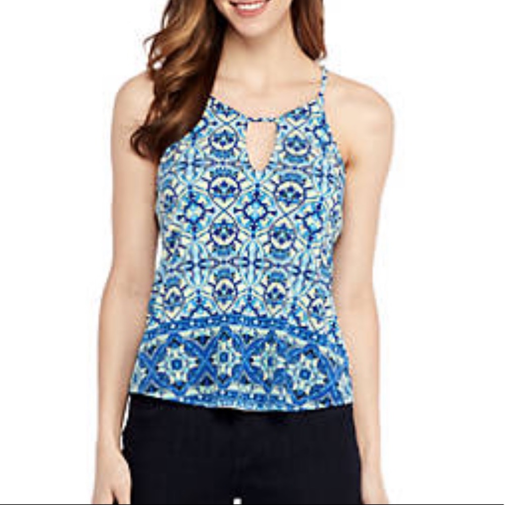 The Limited V-Neck Cami. Size 1X - Picture 1 of 8
